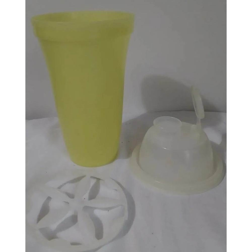 Tupperware Tumbler Shaker Cup Yellow‎ 844-2 Flip Lid 844-3 Insert 846-15 Vintage